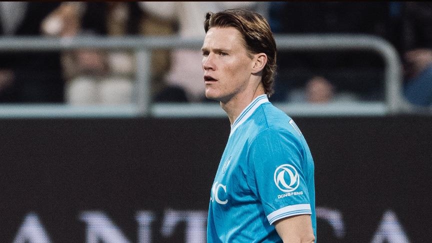 قدم.. نابولي يتخطى عقبة كالياري بهدف مبكر لماكتوميناي