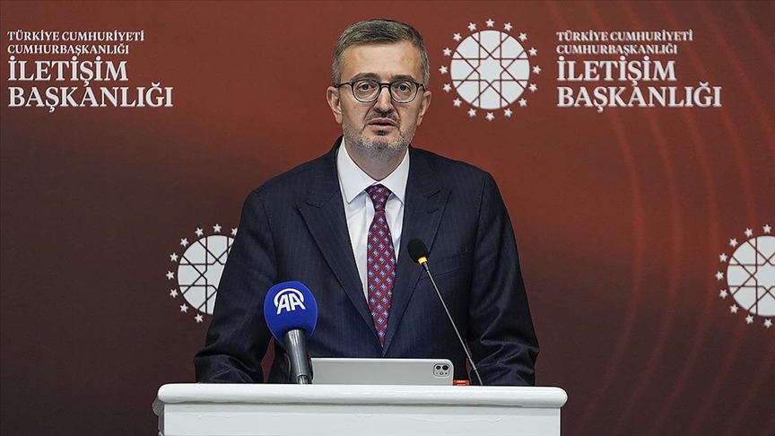 İletişim Başkanı Duran, İsrail'in Mescid-i Aksa'da bayram namazını kılmak isteyenlere saldırısını kınadı