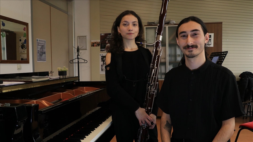 Bursalı iki genç müzisyen Almanya'da eğitim hakkı kazandı