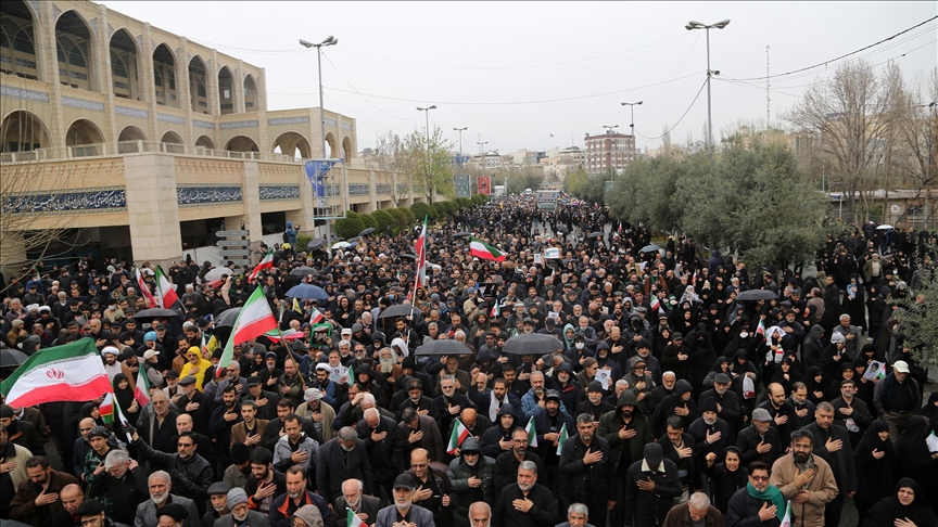 طهران.. مسيرة حاشدة تندد بالعدوان الأمريكي الإسرائيلي 