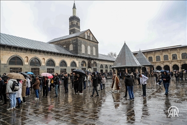 "Bajarê şaristaniyan" Diyarbekir di betlaneya Eyda Remezanê da mazûvaniya geştiyaran dike