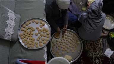 كعك العيد.. جسر يربط أتراك دمشق بهويتهم وماضيهم