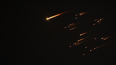 İran’dan yapılan misillemenin ardından Tel Aviv ve Kudüs semalarında art arda patlamalar duyuldu