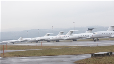 Airlines prepare for possible jet fuel shortages amid Middle East tensions