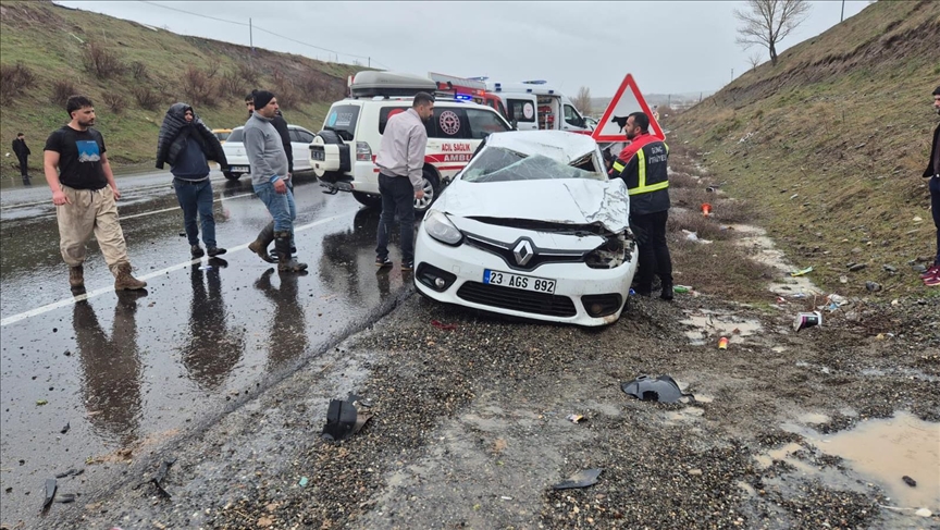 Li Bîngolê wesayîtek welgeriya, kesek mir û 2 kes jî birîndar bûn