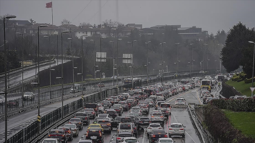 İstanbul'da bayramın ikinci gününde trafik yoğunluğu yüzde 74'e çıktı