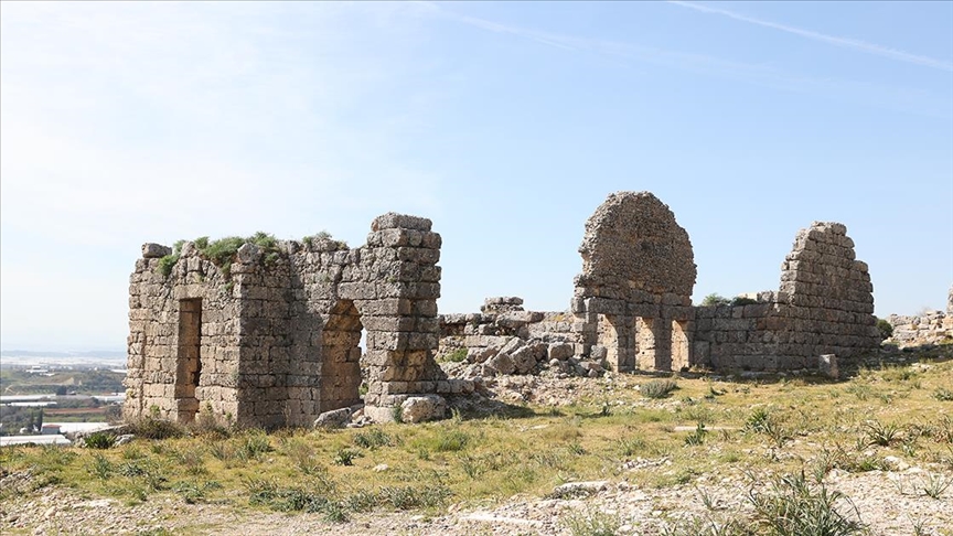 Sillyon, yaklaşık 7 bin yıllık kesintisiz yerleşime ışık tutuyor