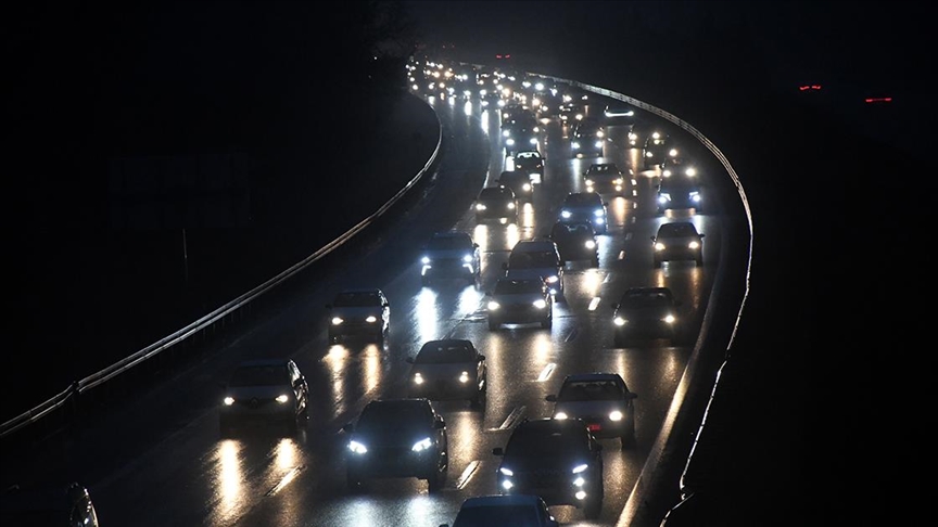 Yollarda bayram tatilinden dönüş yoğunluğu başladı
