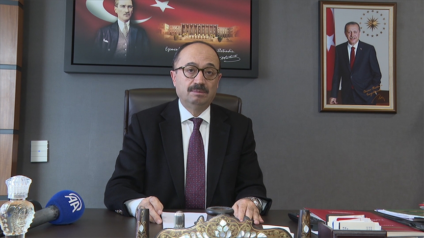 100'den fazla şiir yazan AK Parti Bursa Milletvekili Mesten: Şiir okumak ve yazmak çok muhteşem hissettiriyor