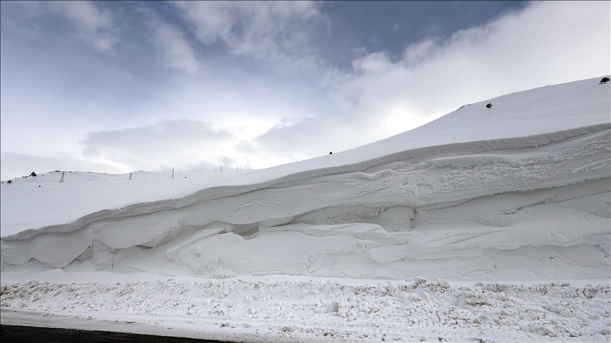 Li Erdexanê berf û mij tengasiyê dide kişandin