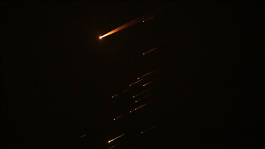 Le Koweït annonce que ses défenses aériennes répondent à des « menaces hostiles de missiles et de drones »