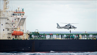 Fransız Donanması, Akdeniz'de Rus "gölge filosuna" ait olduğundan şüphelenilen gemiyi durdurdu