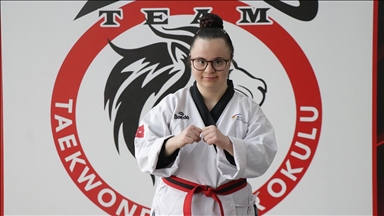 Down sendromlu tekvandocu Büşra Yolun, şampiyonluklar istiyor