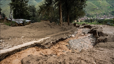 Inondations à Hawaï : évacuations massives et opérations de sauvetage alors qu’un barrage atteint sa capacité maximale