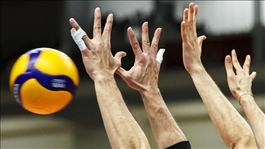 Voleybol Efeler Ligi'nde "normal sezon" sona eriyor