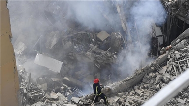 Sulmet izraelite vrasin 1 person dhe plagosin 2 në Libanin jugor, goditen periferitë e Bejrutit