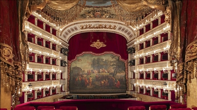 Dünyanın en eski opera sahnelerinden Teatro di San Carlo, 290. yaşını kutlamaya hazırlanıyor