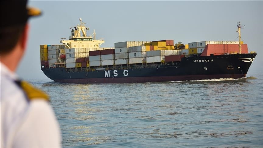 نائب إيراني: نحصل على مليوني دولار من بعض السفن العابرة لمضيق هرمز