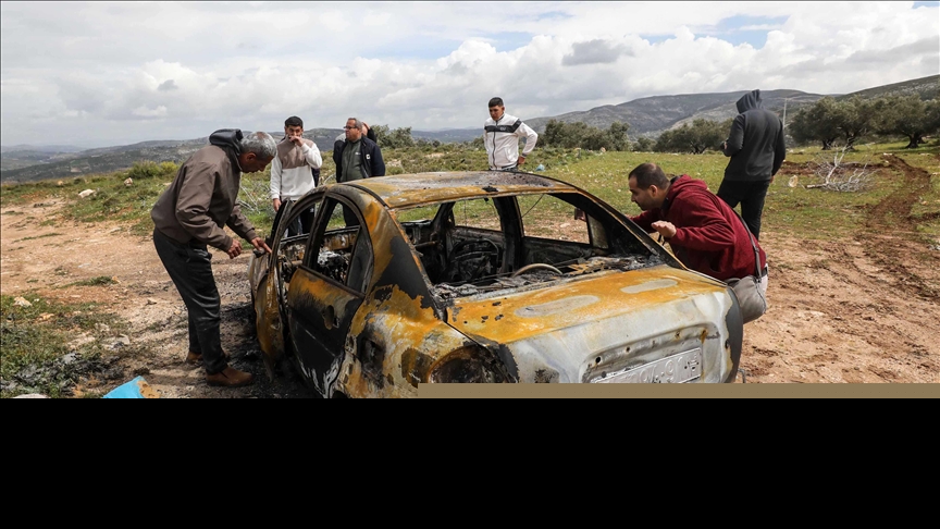 الضفة.. مستوطنون إسرائيليون يحرقون مركبات فلسطينية