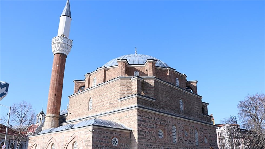 xhamia-banyabashi-xhamia-e-vetme-e-hapur-per-falje-ne-sofje