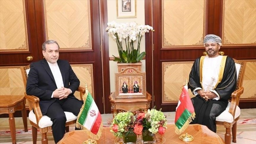 وزيرا خارجية إيران وعُمان يبحثان تطورات المنطقة
