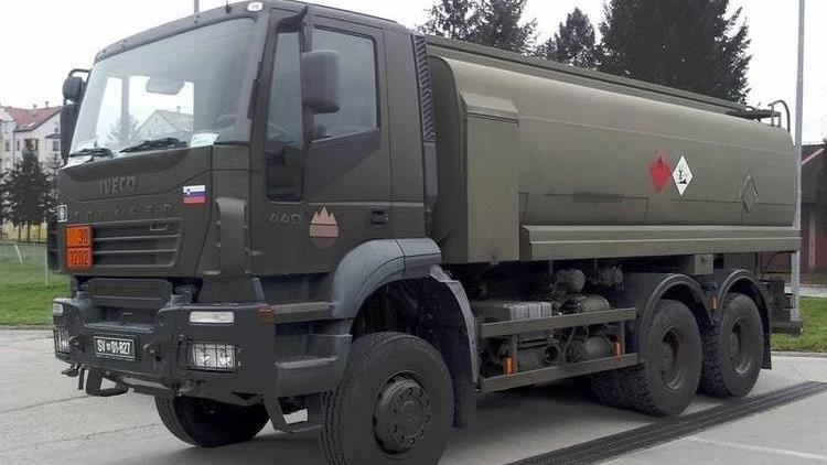 Sllovenia kufizon furnizimin me karburant për qytetarët në 50 litra në ditë, ushtria përfshihet në shpërndarje