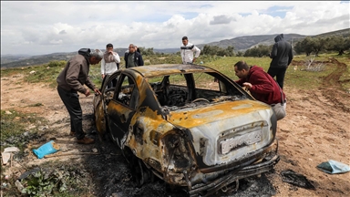 الضفة.. مستوطنون إسرائيليون يحرقون مركبات فلسطينية