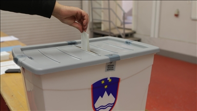 Slovenya'da halk, genel seçim için sandık başında
