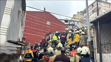 İstanbul Fatih'te 2 bina çöktü