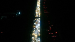 İstanbul ve Ankara'da bayram dönüşü trafik yoğunluğu oluştu