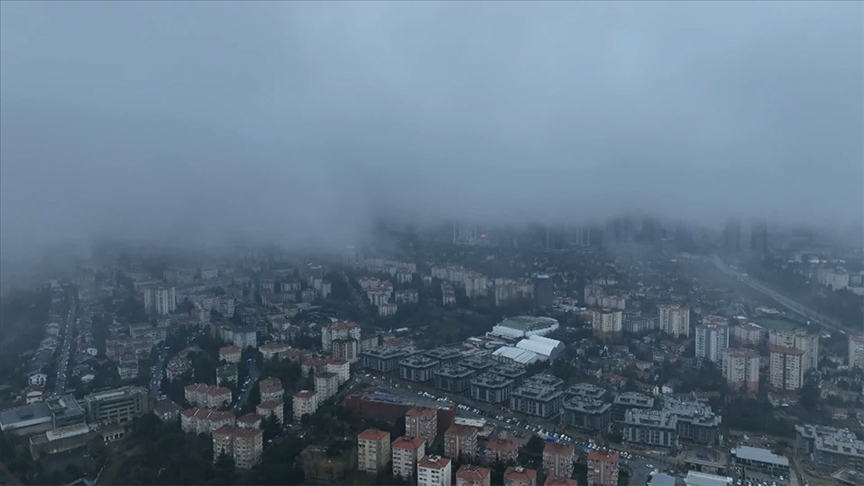 İstanbul'da sabah saatlerinde sis etkili oldu