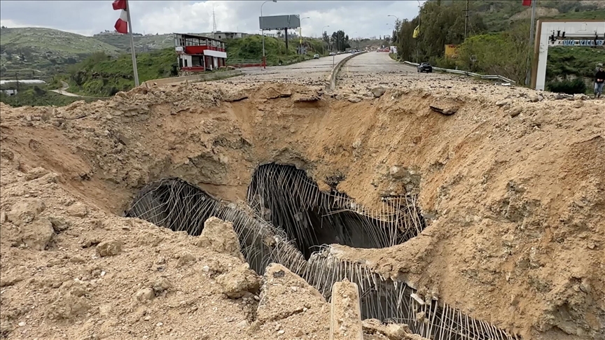 تدمير الجسور.. إسرائيل تعزل جنوب لبنان تمهيدا لـ"غزو بري"