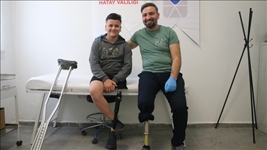 Ampute protez teknikeri kendisi gibi uzuv kaybı yaşayanlara umut oluyor