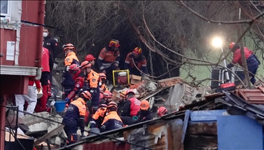 Fatih'te 2 binanın çökmesi sonucu yaralanan 10 kişiden 2'si taburcu edildi