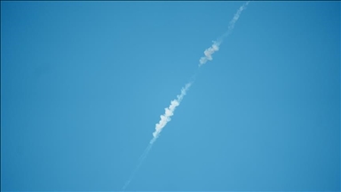 Emiratet e Bashkuara Arabe interceptojnë 7 raketa balistike dhe 16 dronë nga Irani