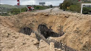 تدمير الجسور.. إسرائيل تعزل جنوب لبنان تمهيدا لـ"غزو بري"