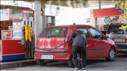 Qytetarët përballen me kufizime në pikat e karburanteve në Slloveni