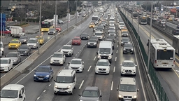 İstanbul'da bayram tatilinin ardından ilk iş gününde trafik yoğunluğu