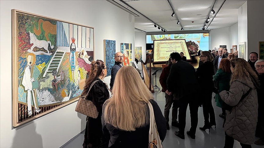 "Ses ve Renkle Sanatta 50 Yıl" sergisi AKM'de sanatseverlerle buluştu