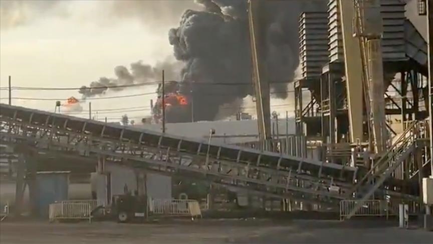 États-Unis : un incendie s'est déclaré à la raffinerie Valero de Port Arthur au Texas