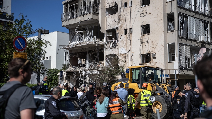 إيران: قصفنا مواقع بإسرائيل وقواعد أمريكية في المنطقة