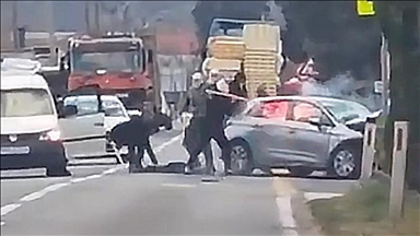 BiH: Maskirane osobe napale vozača i zapalile vozilo kod Mostara