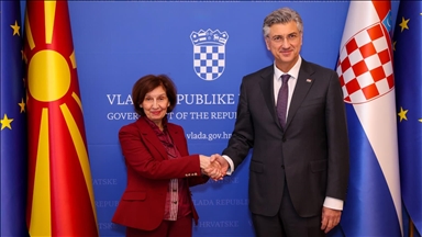 Presidentja Siljanovska-Davkova pritet në takim në Zagreb nga kryeministri Plenkoviq