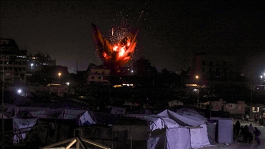 İsrail'in ateşkesi ihlal ederek Gazze'ye düzenlediği saldırılarda bir çocuk hayatını kaybetti