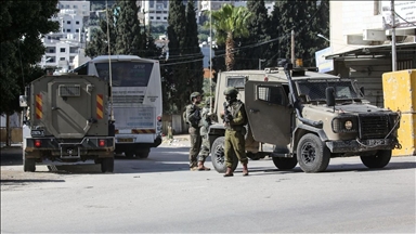 اقتحامات إسرائيلية بالضفة.. إحراق منشأة زراعية ومداهمة محل تجاري 