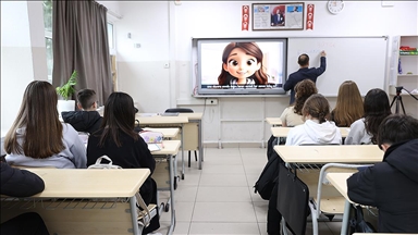 Okullarda ilk ders "finansal okuryazarlık" oldu