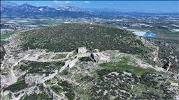 Sillyon Antik Kenti'ndeki asırlık Yörük-Türkmen evleri turizme kazandırılıyor