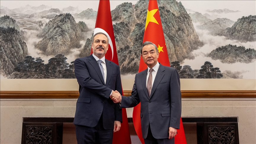 Cancilleres turco y chino abordan la situación actual en Oriente Próximo