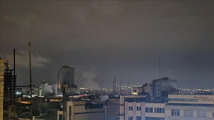 Teheran diguncang ledakan saat konflik kian memanas