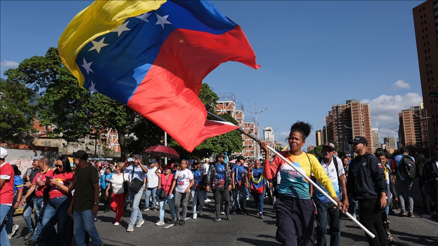 China reitera su oposición a "apoderarse por la fuerza" del presidente de un país